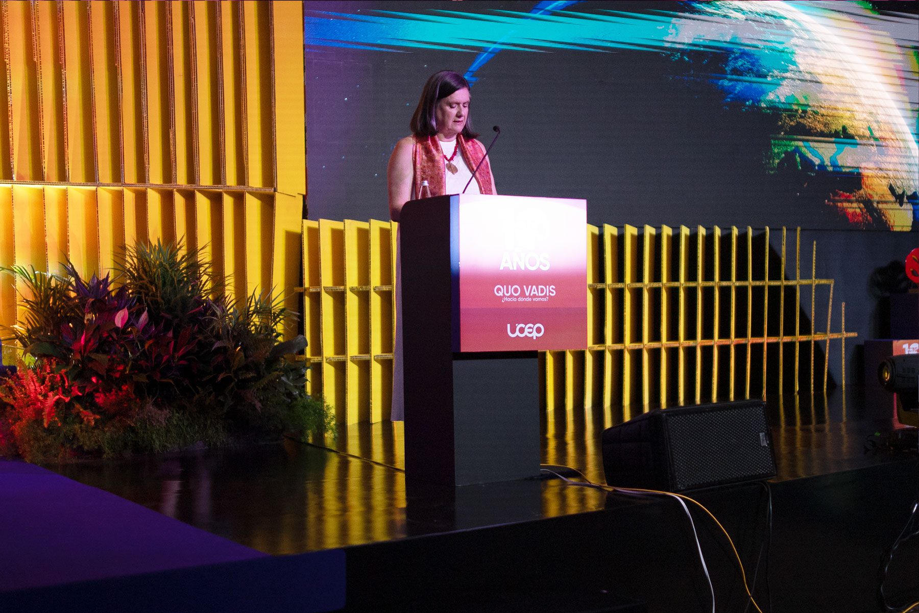 CAFECITO DE LA MAÑANA<br> APERTURA E INSTALACIÓN<br> XIMENA TAPIAS DELPORTE – PRESIDENTE EJECUTIVA UCEP Y +CTG ENTORNO ECONÓMICO, POLÍTICO Y SOCIAL